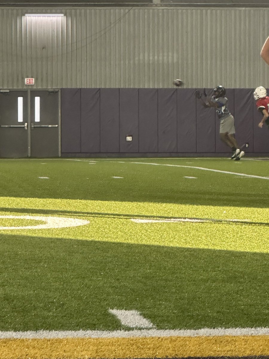 CurvinAlexT's tweet image. Last practice before the Red Stick Bowl Game at Olympia Stadium 1pm Saturday #Bulldogs #AllBiteNoBark