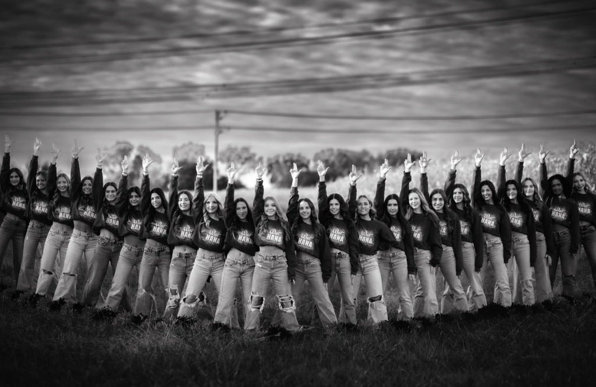 LW_WestCheer's tweet photo. SEE YOU ALL TONIGHT!
6pm @ LWW
Snowdown Showdown โ๏ธ
#bstm #ohana #orangeobsession https://t.co/zEqAiDCMTo