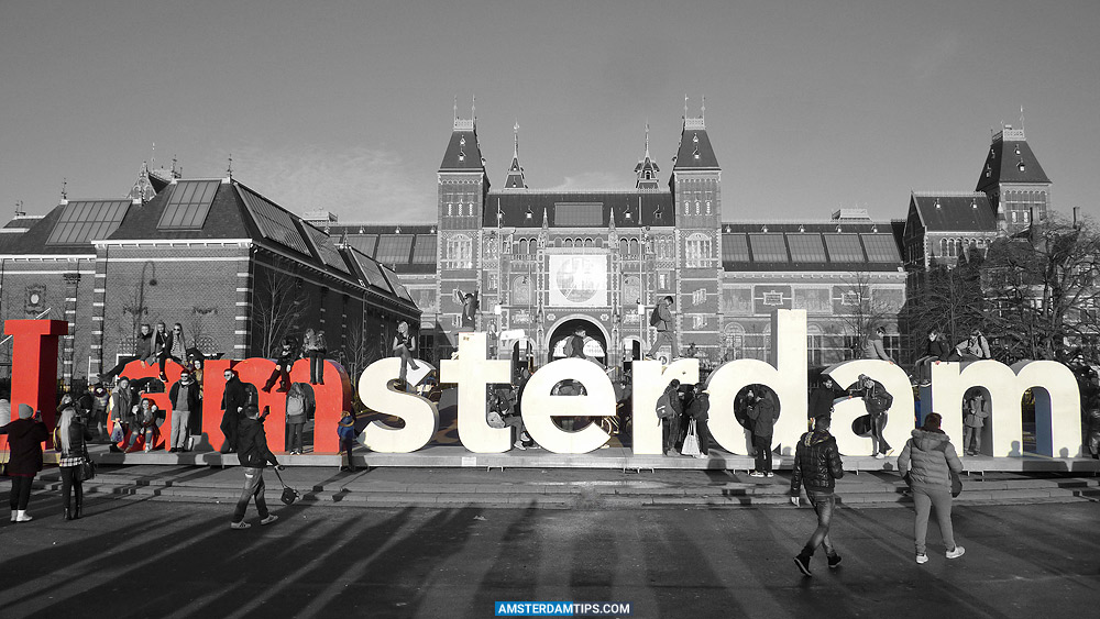 Who misses the old <a href="/Iamsterdam/">I amsterdam</a> sign at Museumplein? This is from our photo archive from winter 2015. Why not bring it back for a few weeks a year?