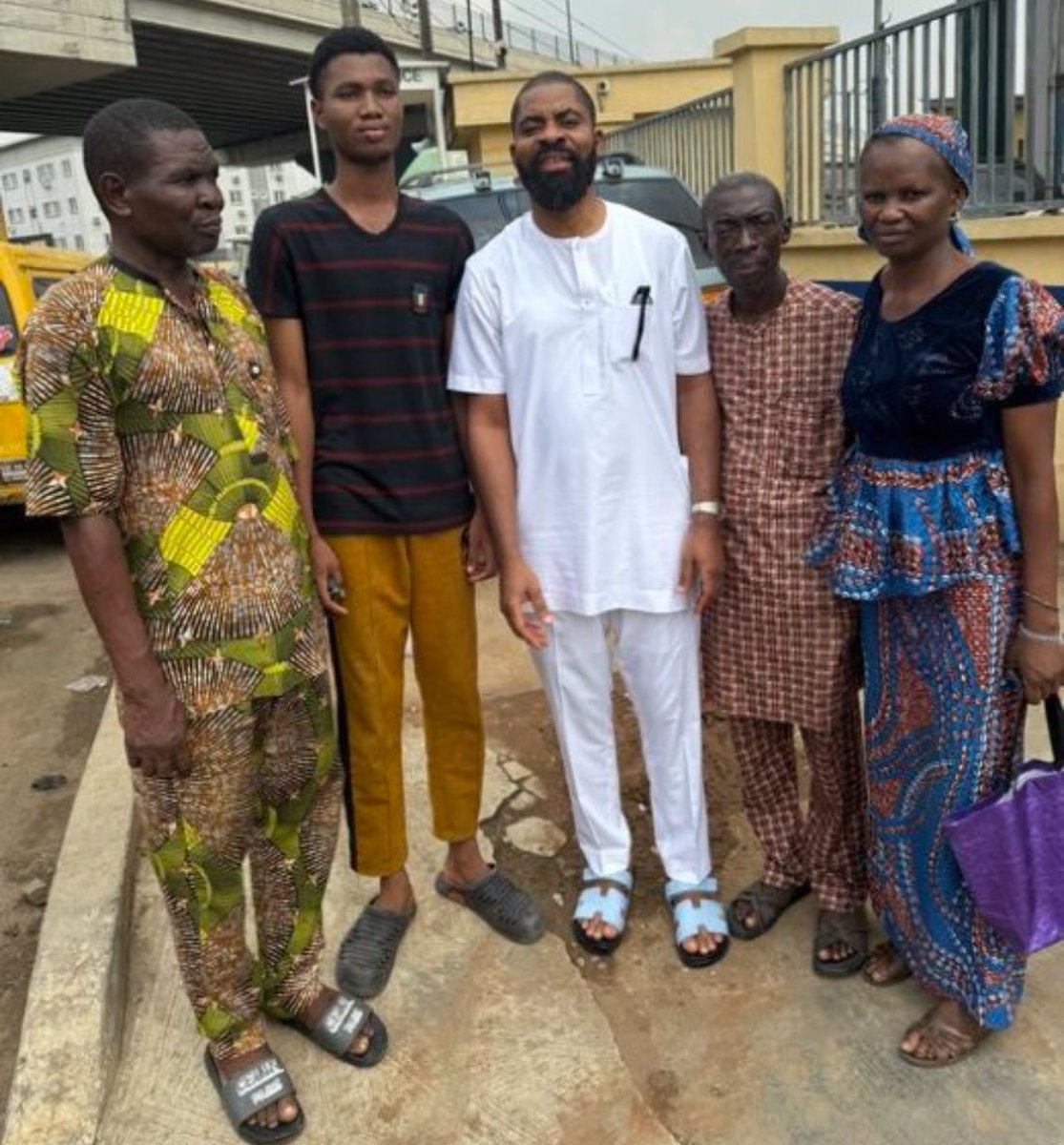 Once you arrest person and start to Dey oppress am with social media videos, this VDM lawyer go just go release am make you come show your power with am😂😂