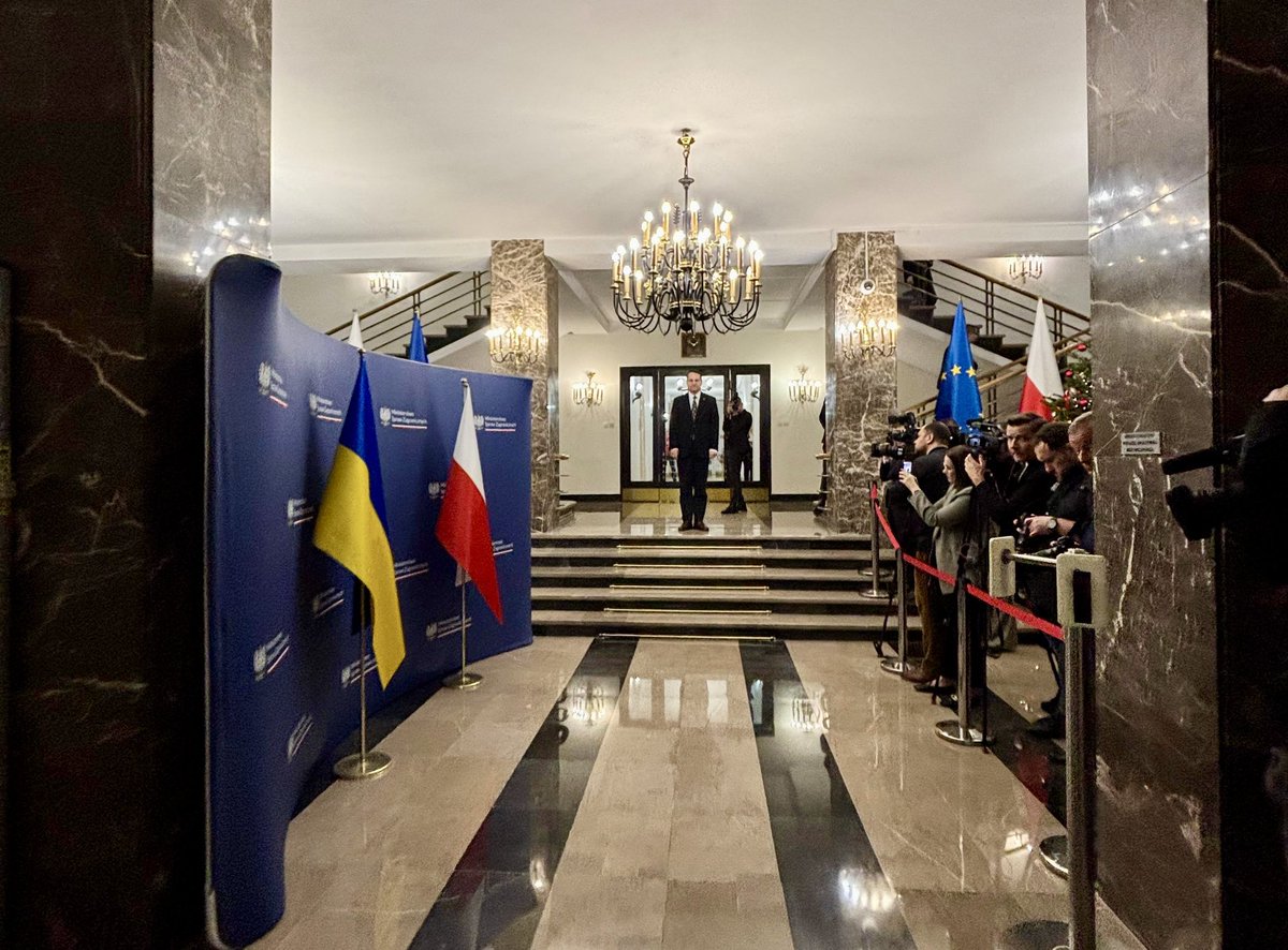andrii_sybiha's tweet image. While taking part in President @ZelenskyyUa’s official visit to Poland, I had another insightful meeting with my colleague and friend Radosław Sikorski @sikorskiradek, Polish Deputy Prime Minister and Foreign Minister.  

I underscored Poland’s exceptional leadership role in…