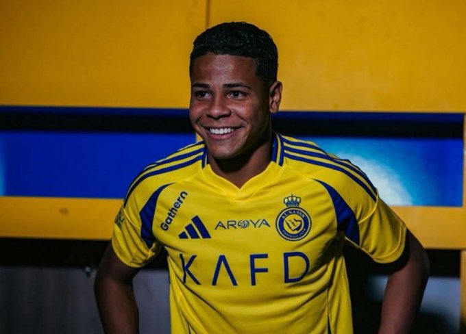 نادي إيطالي يرغب في الظفر بخدمات لاعب نادي النصر ويسلي 