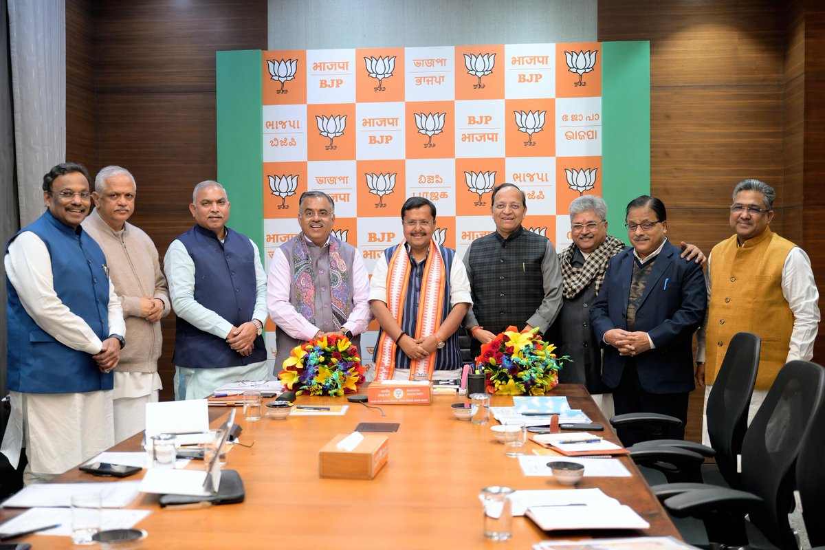 TawdeVinod's tweet image. सशक्त भाजपा, सशक्त भारत!

राष्ट्रीय कार्यकारी अध्यक्ष माननीय @NitinNabin जी की अध्यक्षता में आज राष्ट्रीय महामंत्रियों की प्रथम बैठक सम्पन्न हुई। 

बैठक में भाजपा के आगामी संगठनात्मक कार्यक्रमों और विभिन्न राज्यों में चुनावों के निमित्त सकारात्मक चर्चा हुई।

@BJP4India