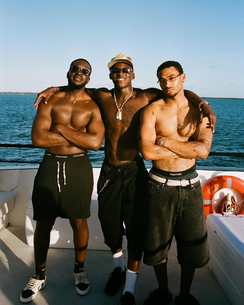 I might be wrong but Kobbie Mainoo and Leny Yoro are close or a click at United.

I hope Kobbie doesn’t infect Yoro with Themis bad attitude cause Yoro is beginning to drop form and play out of place, this season.