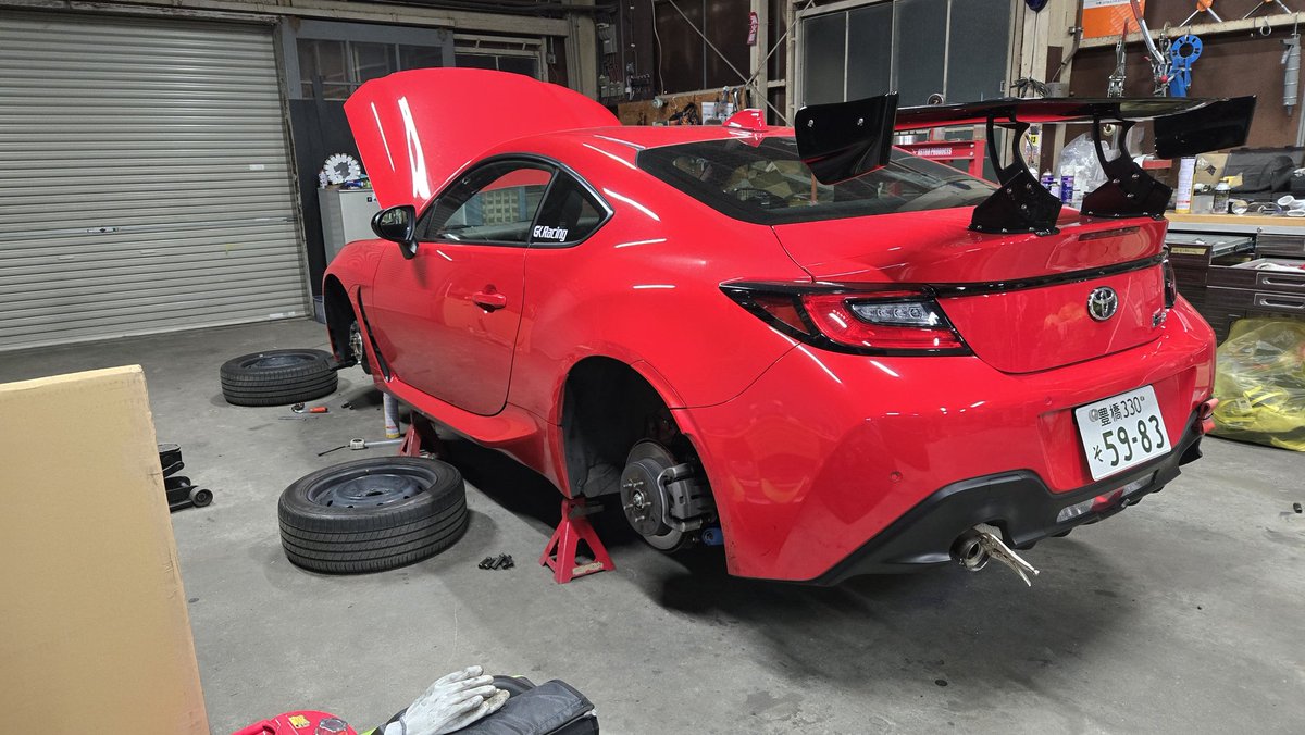 久しぶりに1人でダラダラ作業してる