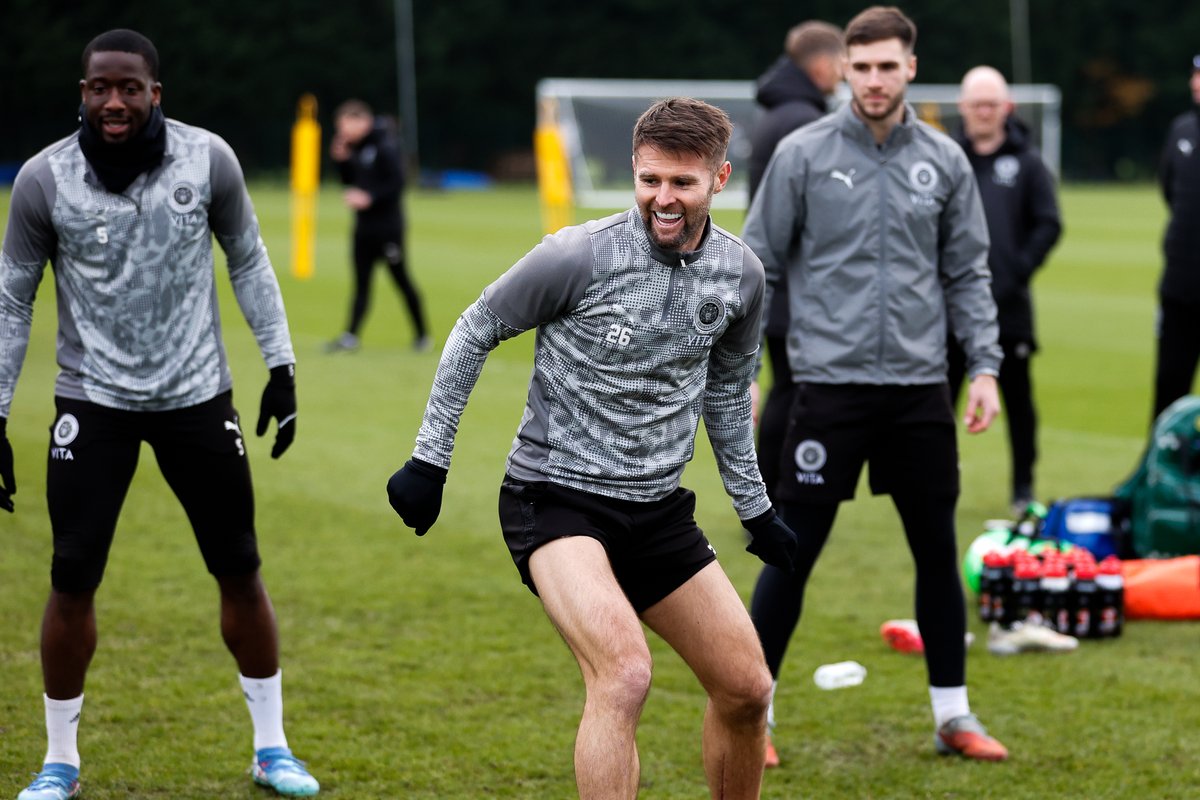StockportCounty's tweet image. Oliver James Norwood... ON GRASS 😍

#StockportCounty | @OllieNorwood_