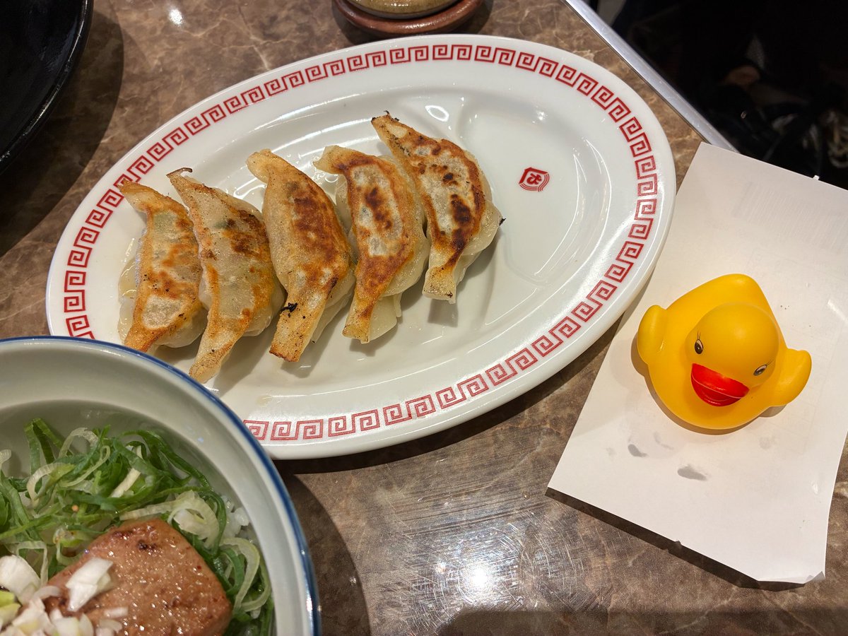 麺や食堂のワンタンそば、純レバ丼、餃子をクラウ
鶏チャーシューめっちゃでかいしうまかったし店員さんの接客もすごく良かった🐥🫶