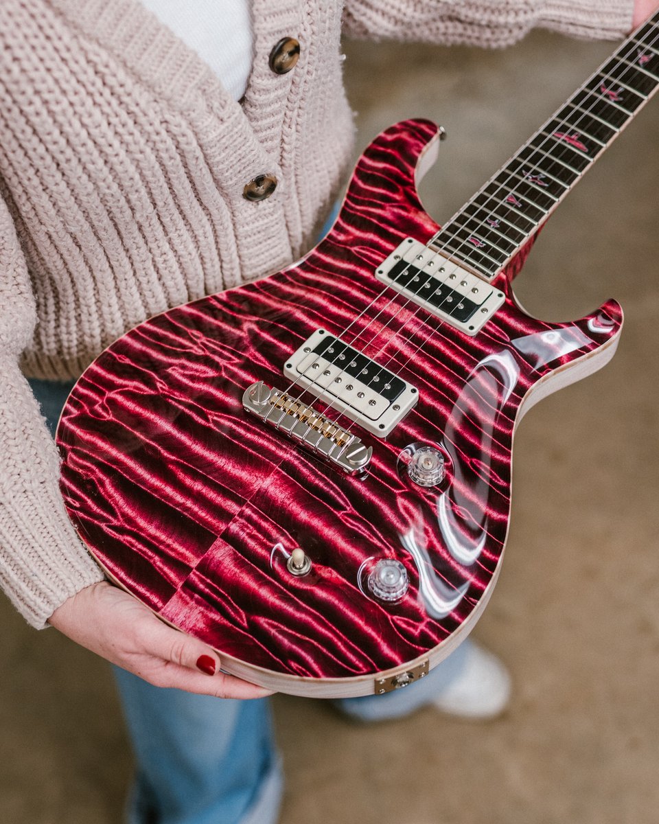 prsguitars's tweet image. We're tickled pink by this quilted McCarty 🎀 Happy #PrivateStockFriday!