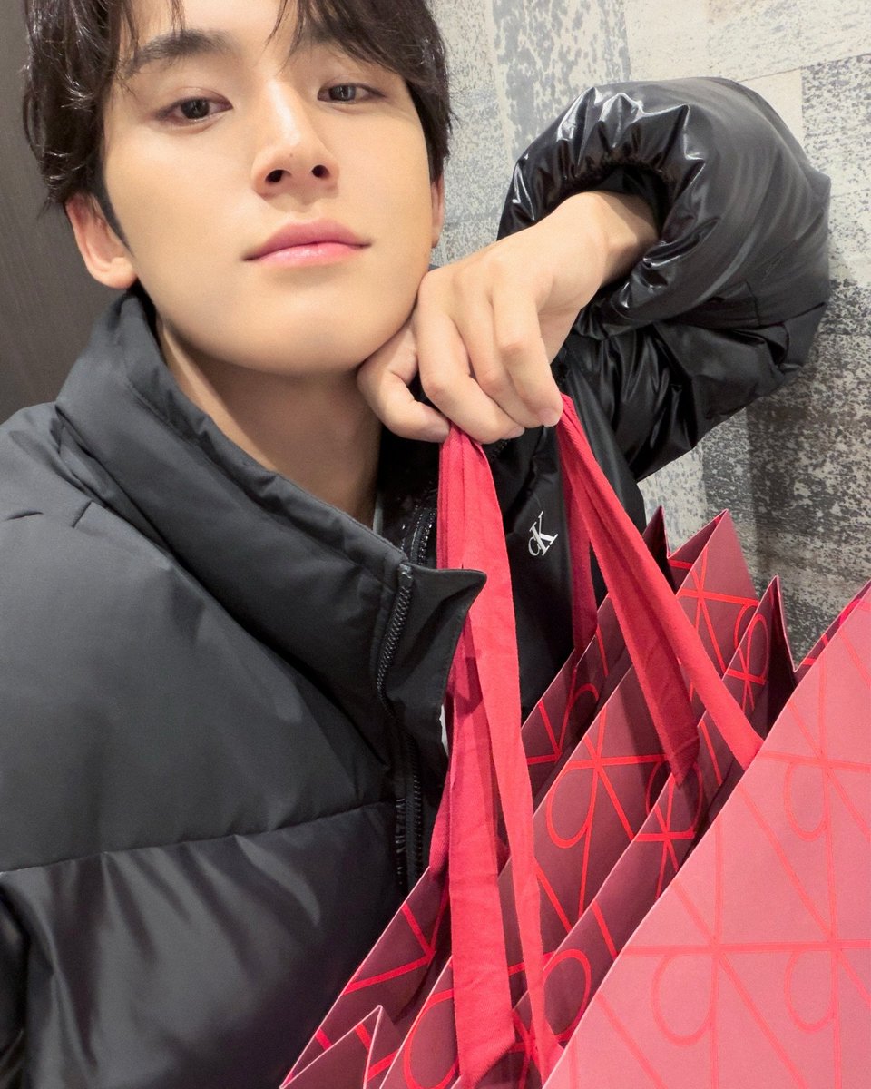 moeum_zip's tweet image. 😁😁😁😁