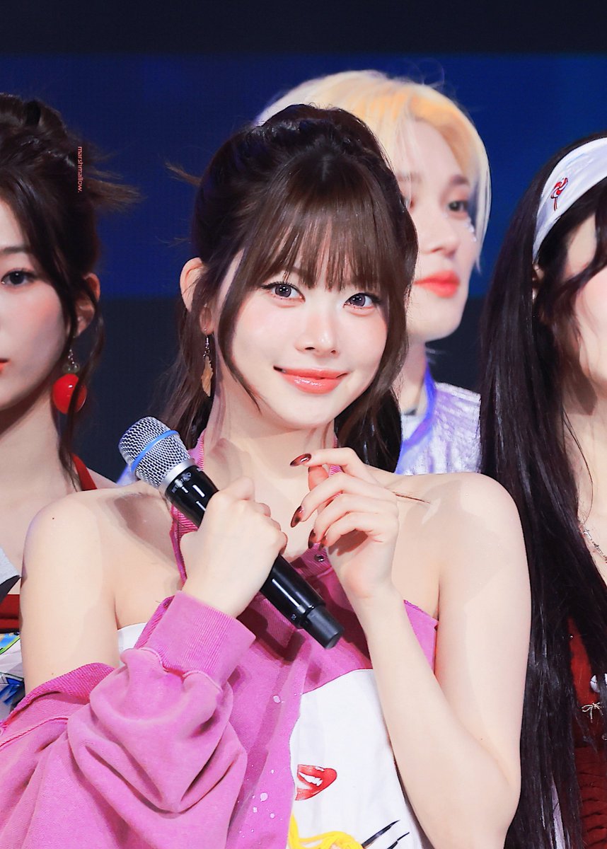 251219 🍒🩷

#르세라핌 #홍은채 #은채 #ウンチェ
#LE_SSERAFIM #HONGEUNCHAE