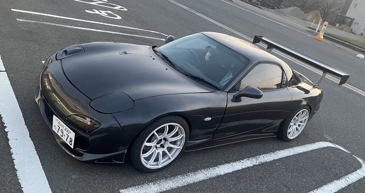 スーパーカー多数 気になるのがありましたらコメント下さい！ ウチの奥さんはそうなるコトが分かってるんでフェラーリ乗らない。。😓