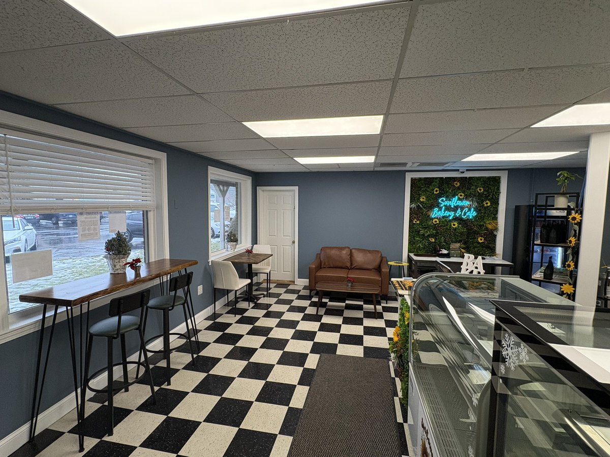 JakeRandall's tweet image. GRAND OPENING TOMORROW! I made my dream a reality!

Sunflower Bakery &amp;amp; Cafe in Nashua NH!