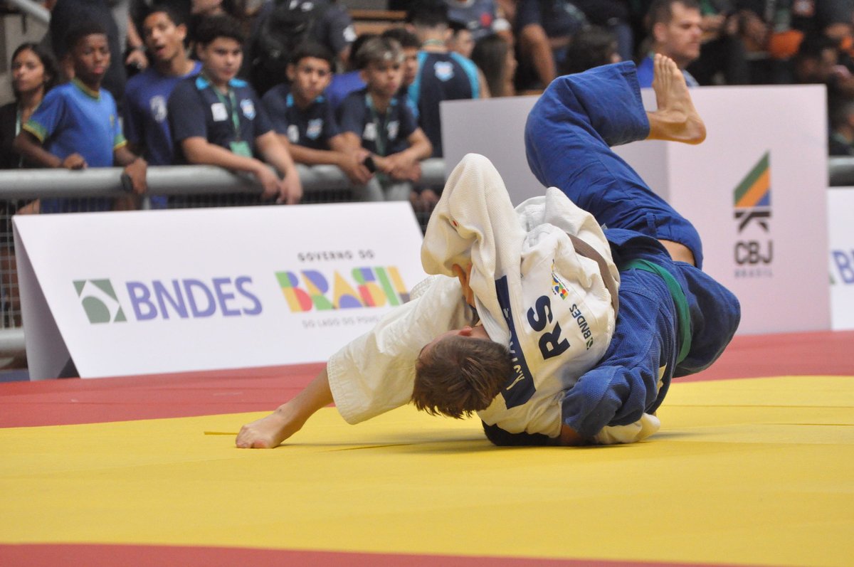 Retrospectiva Judô Brasil 2025 — Calendário Nacional da CBJ registra 22 competições e quase dez mil atletas inscritos no ano

Confira: cbj.com.br/pt/noticias/re…