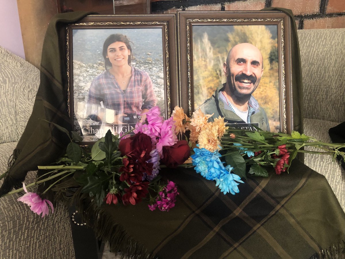 📌Gazeteciler Nazım Daştan ve Cihan Bilgin bir yıl önce bugün katledildi

Kuzey ve Doğu Suriye'deki gelişmeleri takip eden gazeteciler Nazım Daştan ve Cihan Bilgin, 19 Aralık’ta haber takibindeyken SİHA saldırısında öldürüldü.

Sonraki süreçte gazetecilerin cenazelerinin