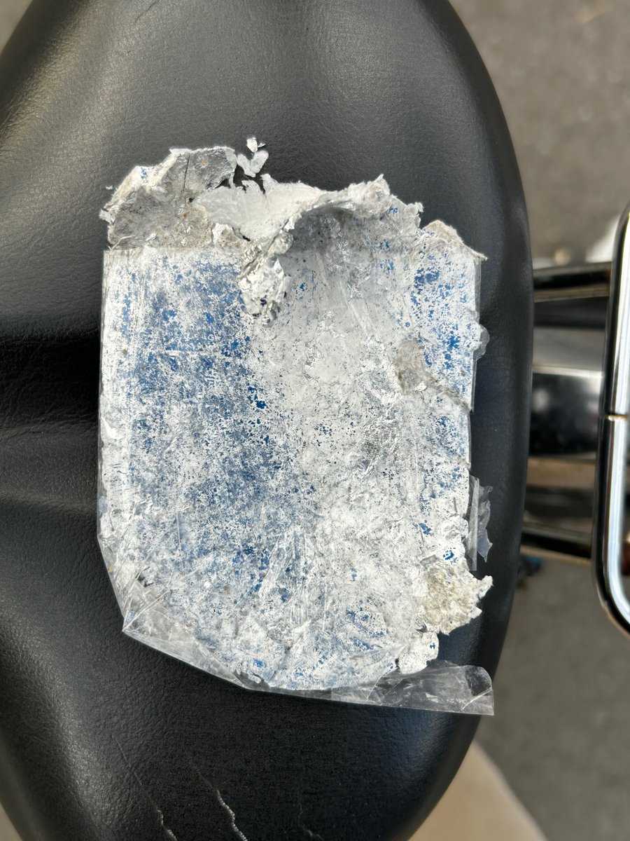 有識者、これって何の銘柄の箱かわかりますか？ #タバコ #タバコ好きと