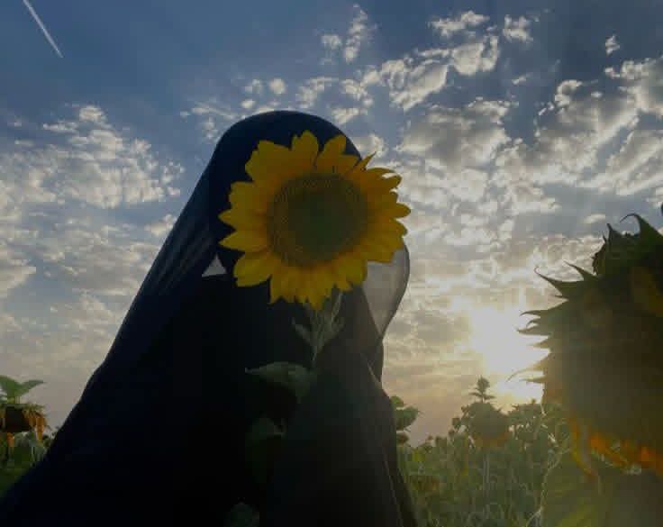 ایسے خادم جو میسر تجھے بے دام کے تھے
ہم جو بیکار بھی تھے پھر بھی تیرے کام کے تھے
