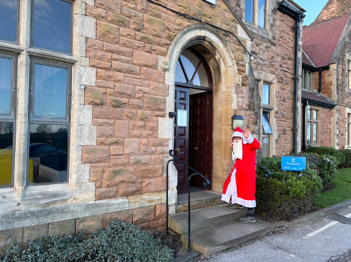 Queen Elizabeth's tweet media