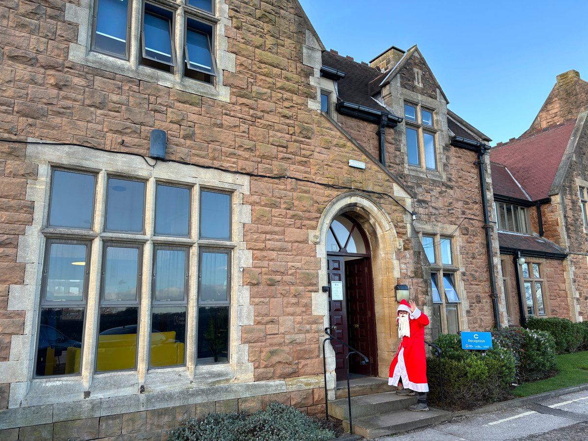 Queen Elizabeth's tweet media