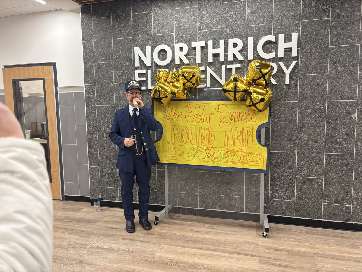 Lydia Hiatt tweet media