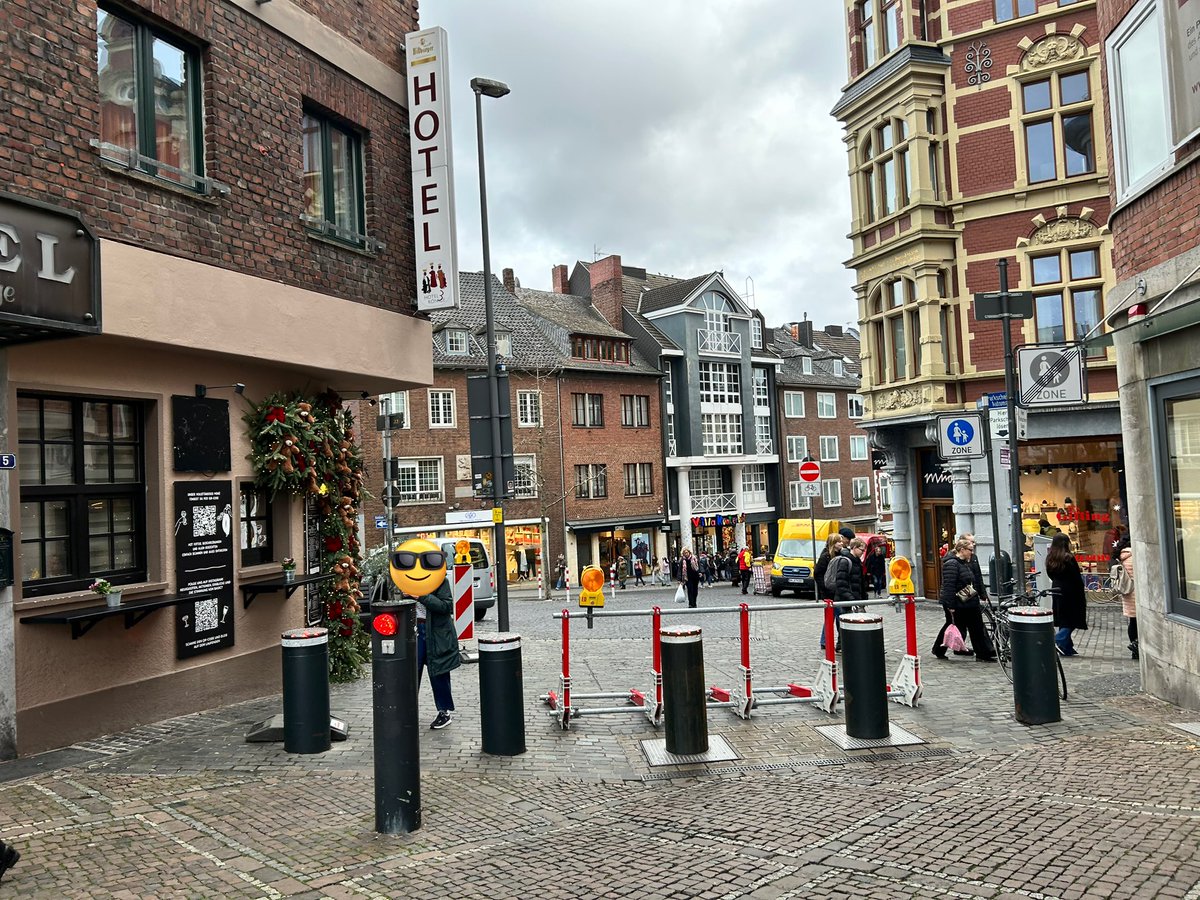 HistorianBlood's tweet image. #Aachen - a Friday morning walk around the ancient city with its many walls and gates.