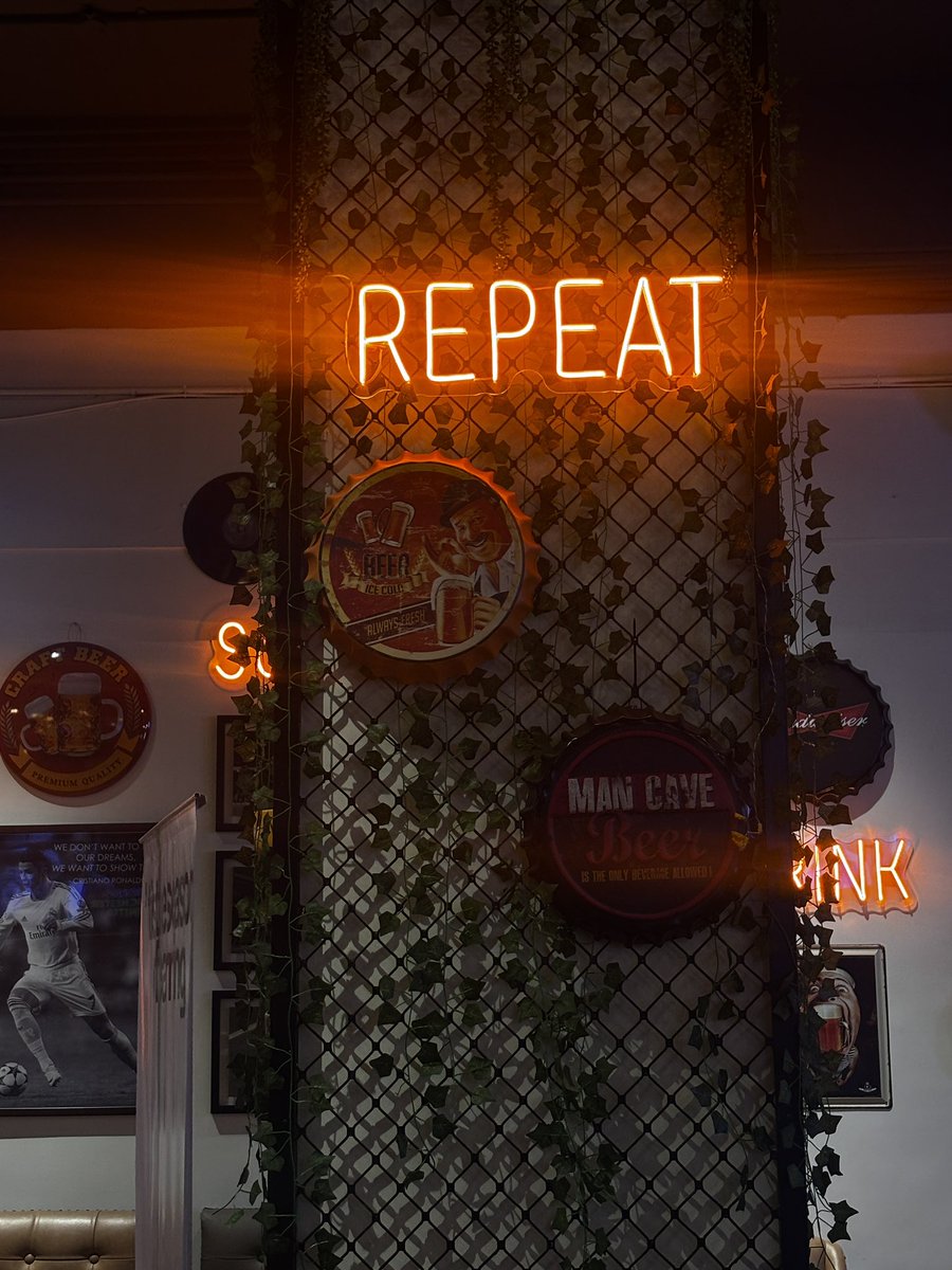 🚨 THREAD: What really went down at the @baseindia x @weareweb3mumbai meetup 🚨

• Chaos at the entry
• People fighting for seats
• Speakers missing
• Mics not working
• WiFi allegedly powered by hopes &amp; prayers
• Timeline flooded with “never attending again” tweets