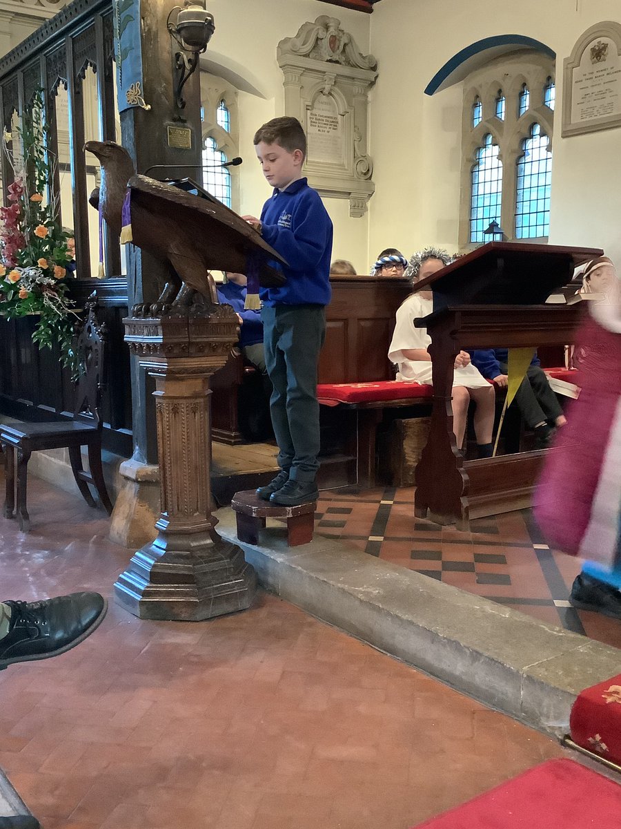 What an incredible carol service. Hawthorn spoke beautifully throughout and the singing was stunning. Thank you everyone who attended.🎄🎅🏻🧑🏻‍🎄⛪️