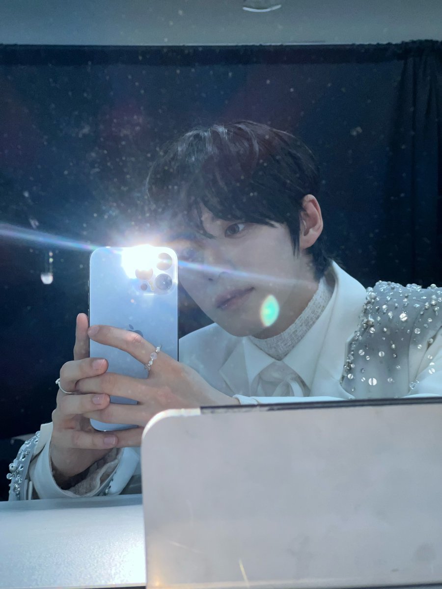 AHOF_official's tweet image. 2025 가요대축제 잘 마쳤습니다!!
포하 사랑해요 🫶

#AHOF #아홉
#JEONGWOO #서정우