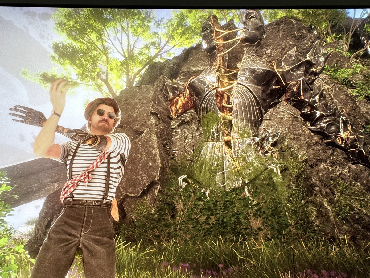 Sazuris's tweet photo. @SandfallGames Ça fait 1h30 que j’ai commencé le jeu et j’ai déjà envie de vous remercier pour ce travail de qualité 🥹! 

GameAward mérité ! 🔥🇫🇷

Trop bien le premier mime qui offre un cadeau sympa que j’ai tout de suite revêtît 😁

#Baguette 🥖😍 
#ClairObscurExpedition33 https://t.co/gO2t3BVUDY