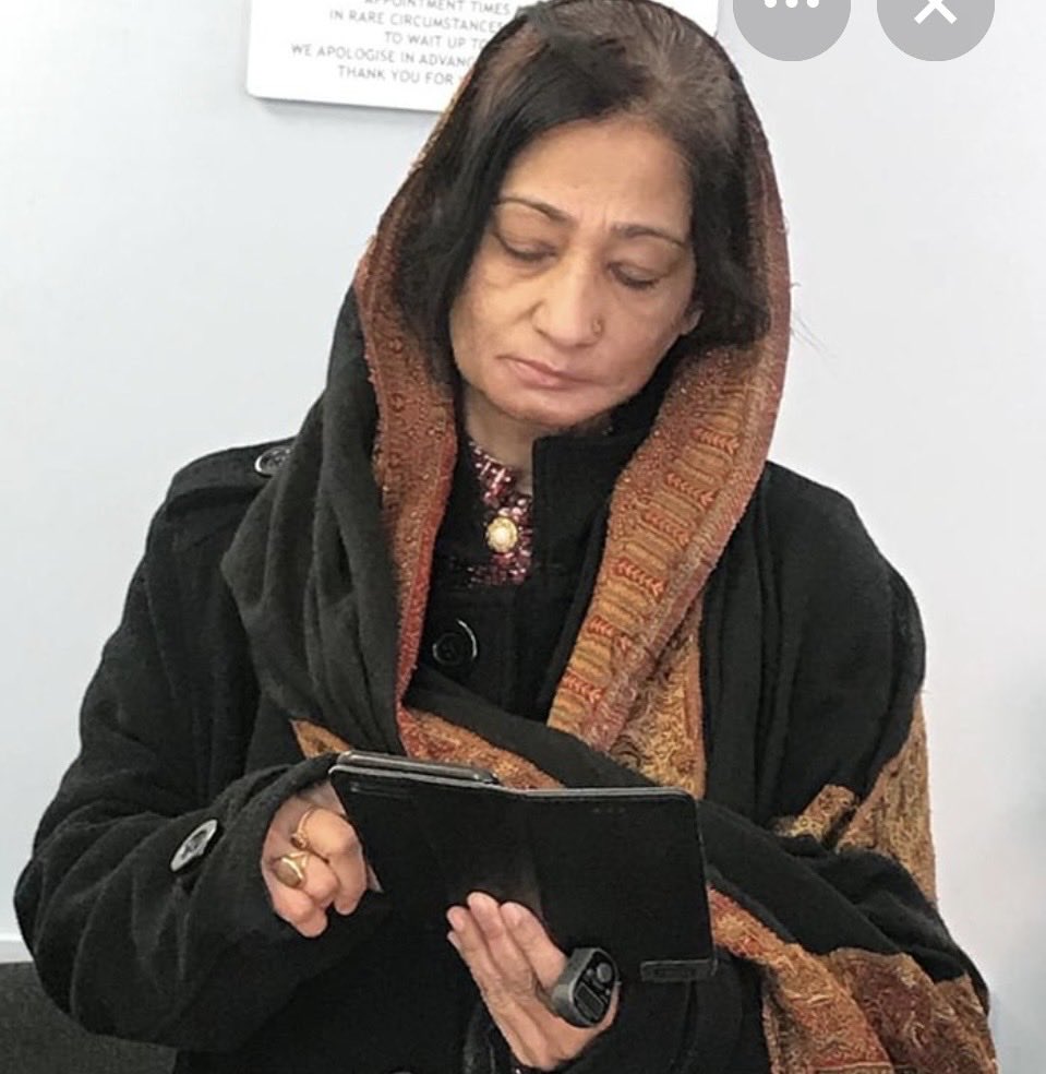 WasayJalil's tweet photo. انتہائی تکلیف دہ خبر!! 😭😭
ڈاکٹر عمران فاروق بھائی شہید کی اہلیہ شمائلہ عمران فاروق باجی لندن میں انتقال کرگئیں۔
اللۂ تعلی انکی مغفرت فرمائیں اور جنت الفردوس میں اعلیُ سے اعلی مقام عطا فرمائیں اور بچوں کو صبر جمیلُ عطا فرمائیں۔انکے تمام اہل خانہ سے دلی تعزیت۔
💔💔💔😭😭😭 https://t.co/YzsDUGR2YE