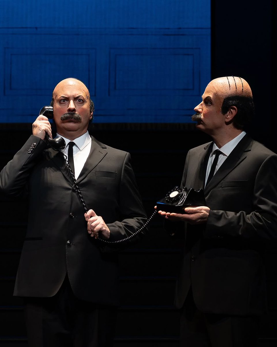 grftjx_'s tweet photo. He visto las fotos de la obra de teatro basada en de Las Joyas de la Castafiore de Tintín que están representando en Suiza y tengo muchas preguntas
https://t.co/VWyUbMny9Q https://t.co/vgHKGypRKf