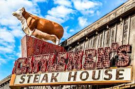 Hosting out-of-town guests this holiday? From festive dinners to big breakfasts and grown-ups-only nights out, these #FortWorth spots will help you show off the city - and keep everyone well fed. fortworth.culturemap.com/news/restauran…