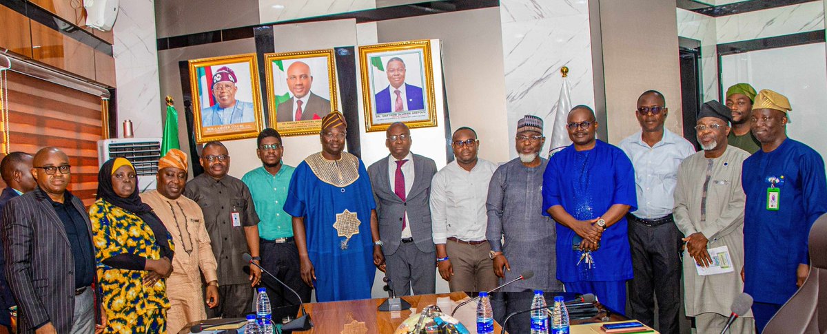 NigeriaSPRiNG's tweet photo. @UKinNigeria @FCDOGovUK @credoadvisory
@TheWCS @The_Nextier @KukahCentre
@GoGreenGOEHSI @Bincike_Int
#Peacebuilding #ClimateResilience #NASRDA #SPRiNGProgramme #TechForGood #NigeriaDevelopment https://t.co/GzrUNNf4ZK