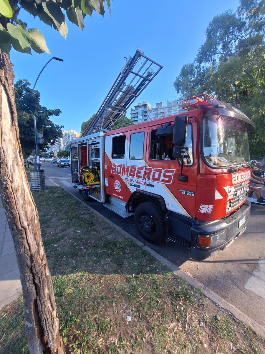 Ayer, una dotación de nuestra Institución participó del festival por el 10° Aniversario de <a href="/MiTubici/">Mi Bici Tu Bici</a>. 
Siempre acompañando a nuestra comunidad. #MBTB

#NuestraComunidad #NuestroCompromiso

#BomberosRosario
#NosNecesitamos

Somos los Bomberos de la Ciudad

<a href="/pablojavkin/">Pablo Javkin</a>