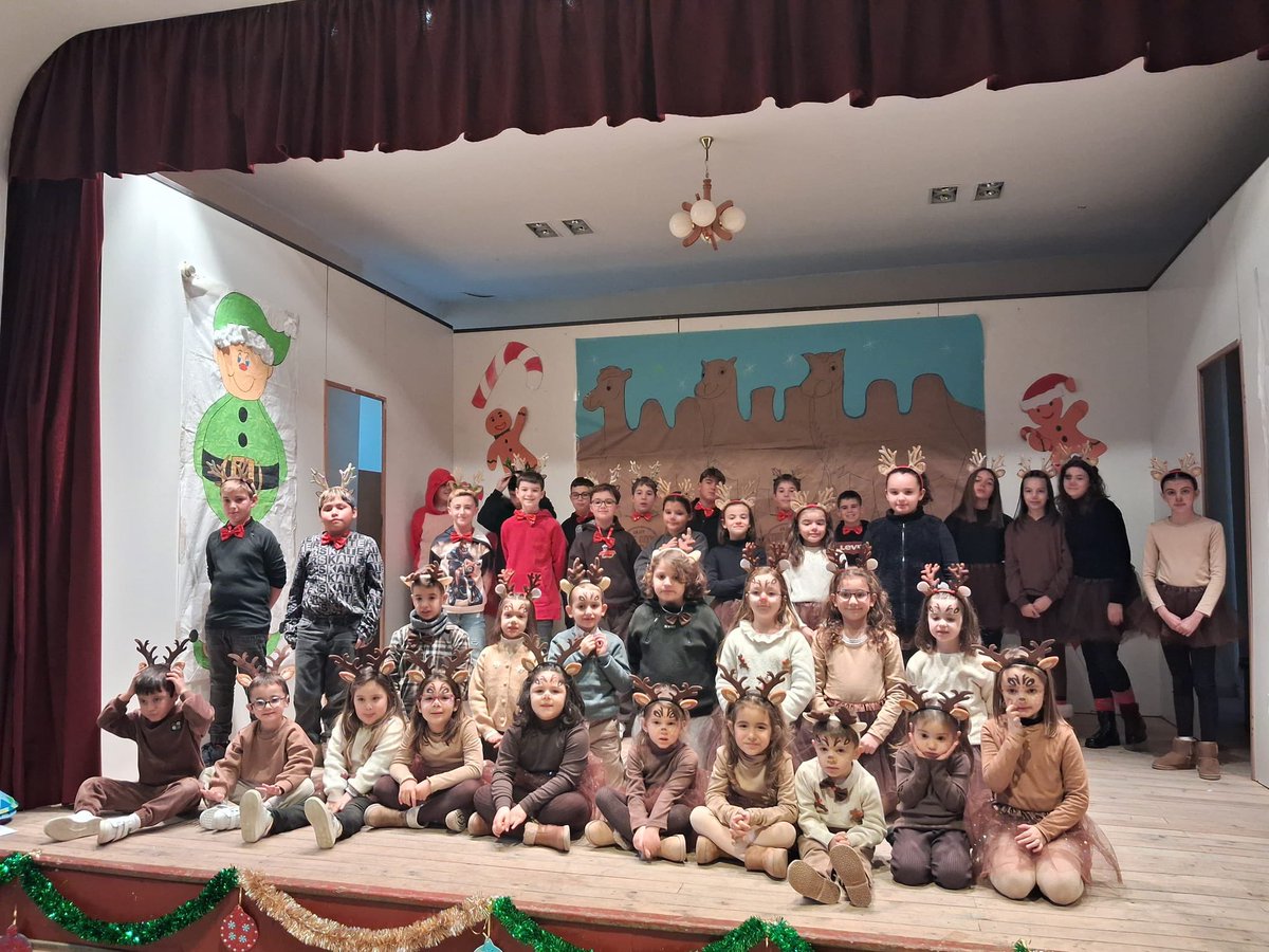 campopetre's tweet photo. ¡Que bien lo han hecho nuestros niños! 
Ahora sí, ¡Feliz Navidad! Y ¡Felices Fiestas! https://t.co/mU2s86D5tp