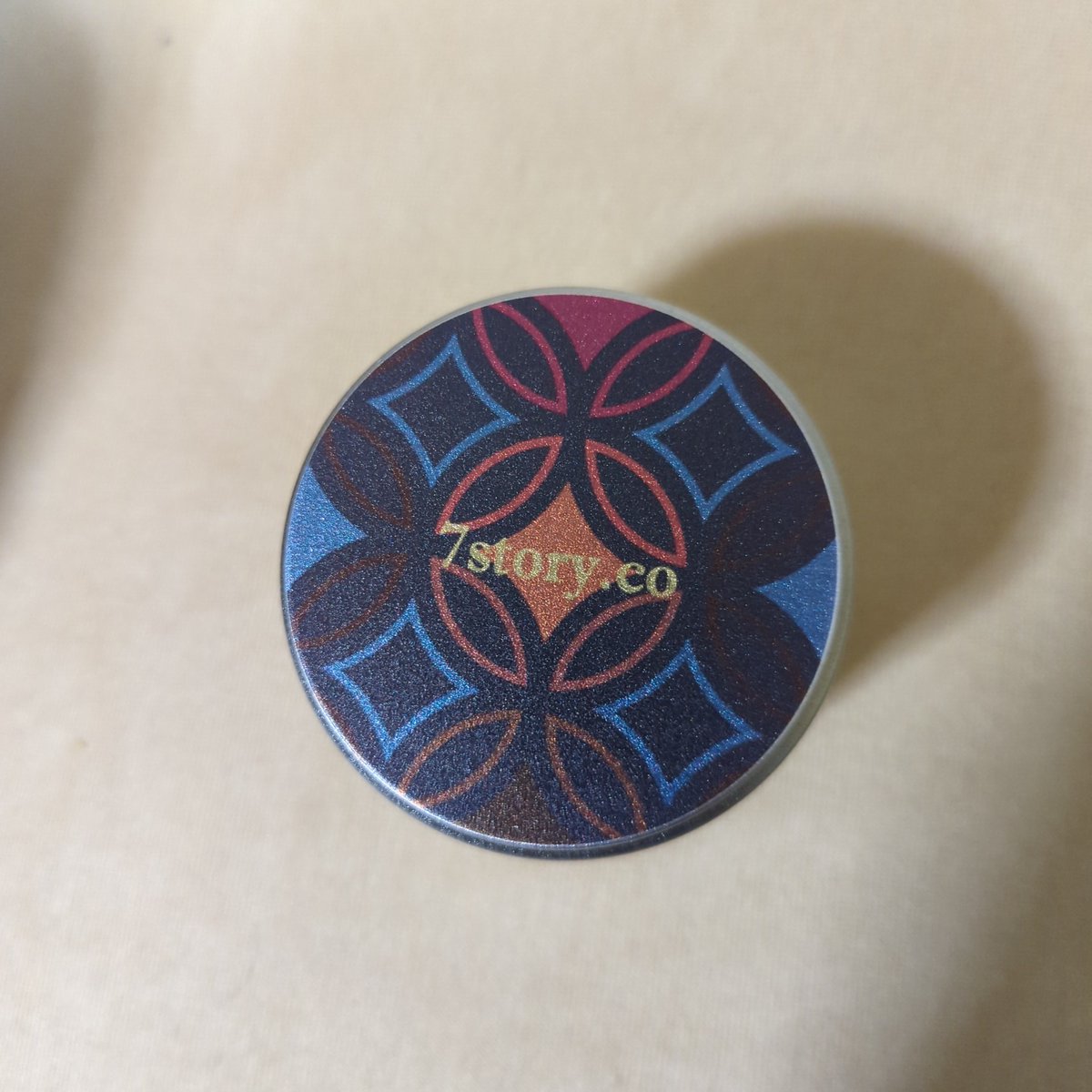 OMIyxfeka1MKwX1's tweet image. #7スト
ちなみにこちらでコーヒーを1杯頼むとコーヒー豆の入ってる缶詰を空けて香りを楽しんでからコーヒーを入れて貰える。
そしてコーヒー豆が入ってた缶は綺麗な蓋をつけて小物入れとしてお土産に貰えるのだ。
蓋は紫陽花の写真のバージョンもあった͛💠