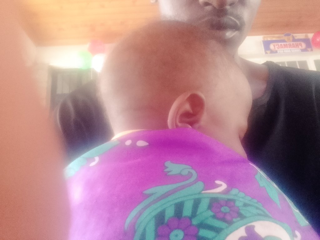 theAutoWhisper's tweet image. 😫 Young man was just doing fine. Coming back from hustle to finding him sick 💔  Temp at 39. Been sent for some lab test. Used last coin to pay for consultancy.  I know how annoying asking for help can be but if you can. Please 😥😭 0790726424 

Just wanna sort the medication