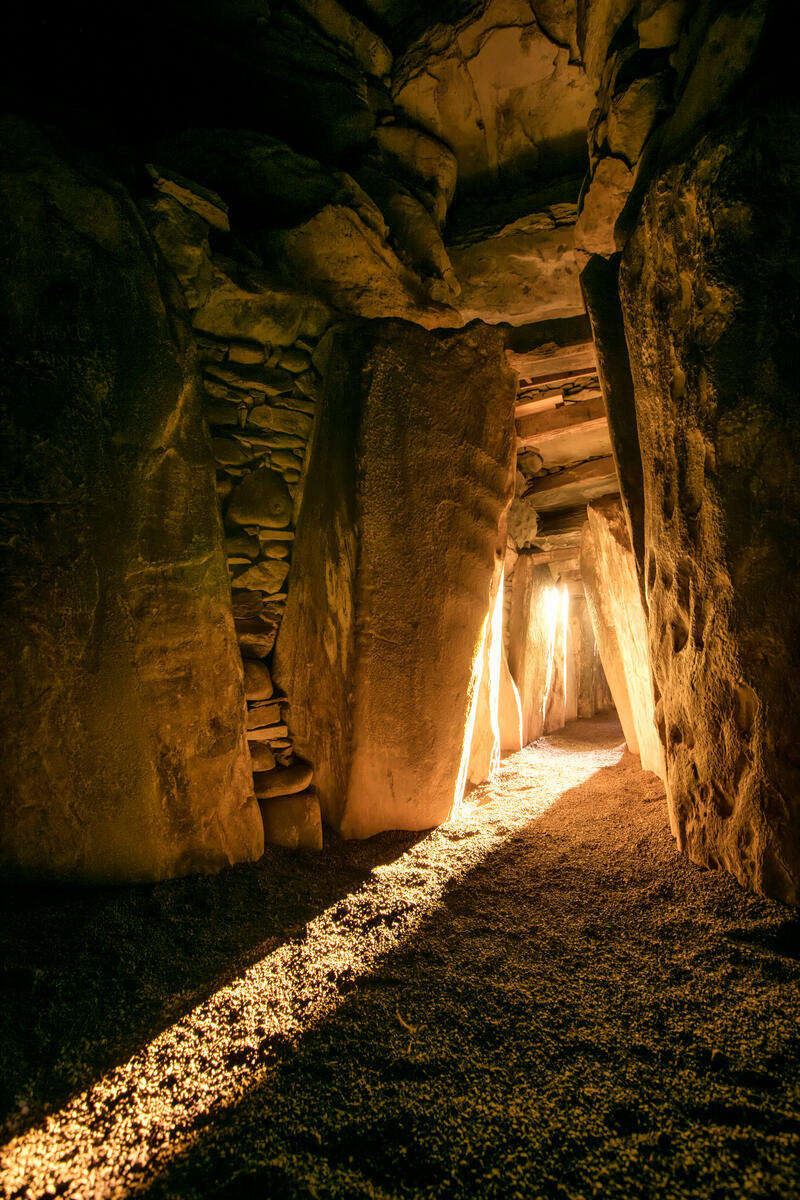 Have you ever heard of Ireland’s ancient winter tradition? ☀️​
Every year on winter solstice,​ people gather at Brú na Bóinne to watch the sunrise light up Newgrange passage tomb. If you’re curious about ancient Ireland, this is a day trip that really brings the past to life.
