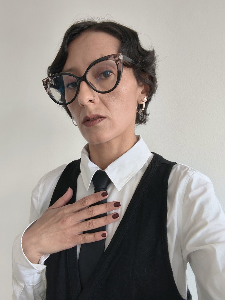 Vestida para el último día de oficina del año. Porfincasiquenoestoyexhaustasáquenme deaquí