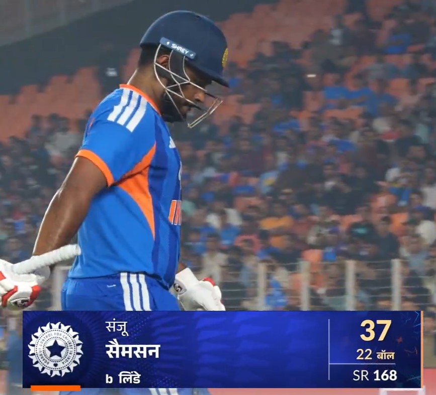 Respect for this guy, Sanju Samson. 🫡

- His spot was on the line.
- Everything was going against him even after performing well.
- Gill PR targeted him unnecessarily.
- His dream of playing in the World Cup was almost broken. 💔

Still, this guy is playing for the team.