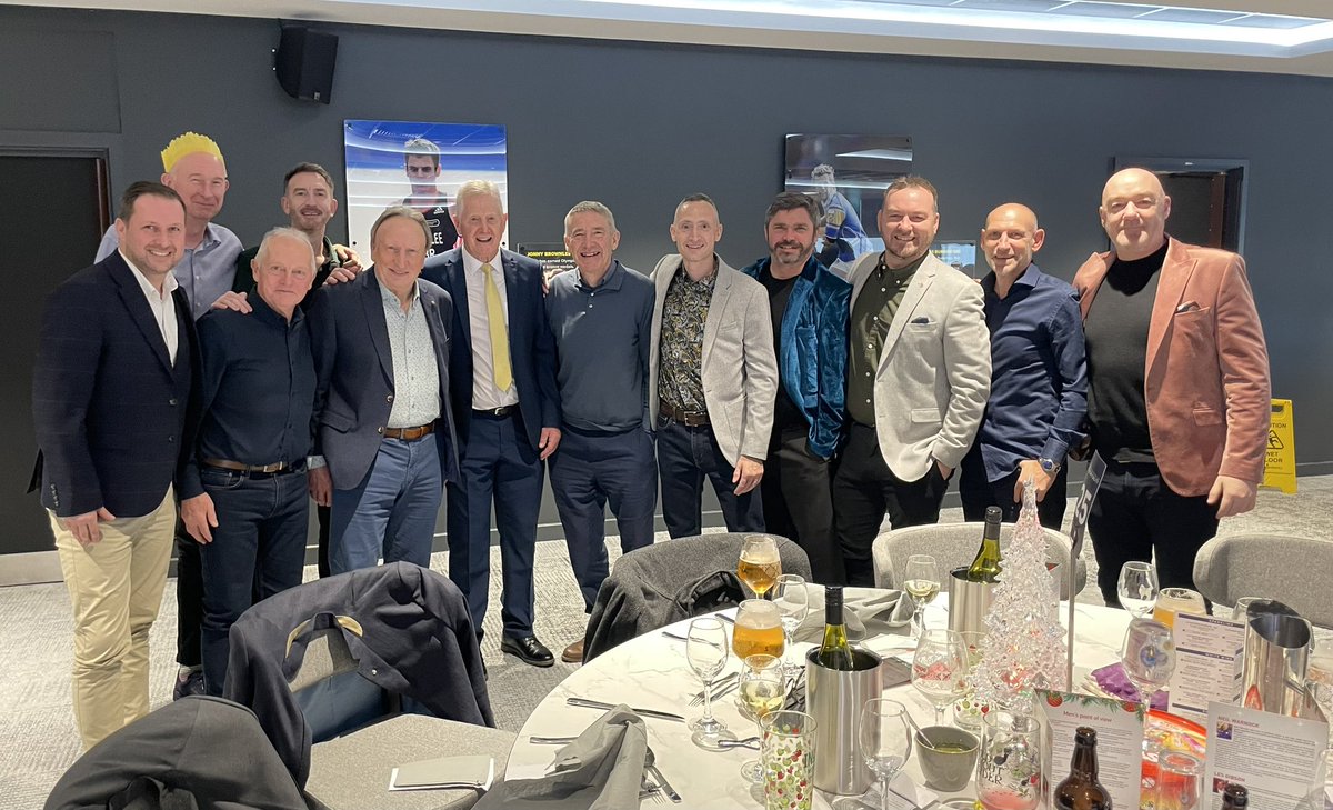 durnin26's tweet image. The @HanveyCorporate Christmas Luncheon officially kicks off the festive season! 
It’s @warnockofficial this year, and we’re gonna enjoy it, but enjoy it by being disciplined 😉 
#HanveyCorporate #LambShank #KarcherPressureWasher