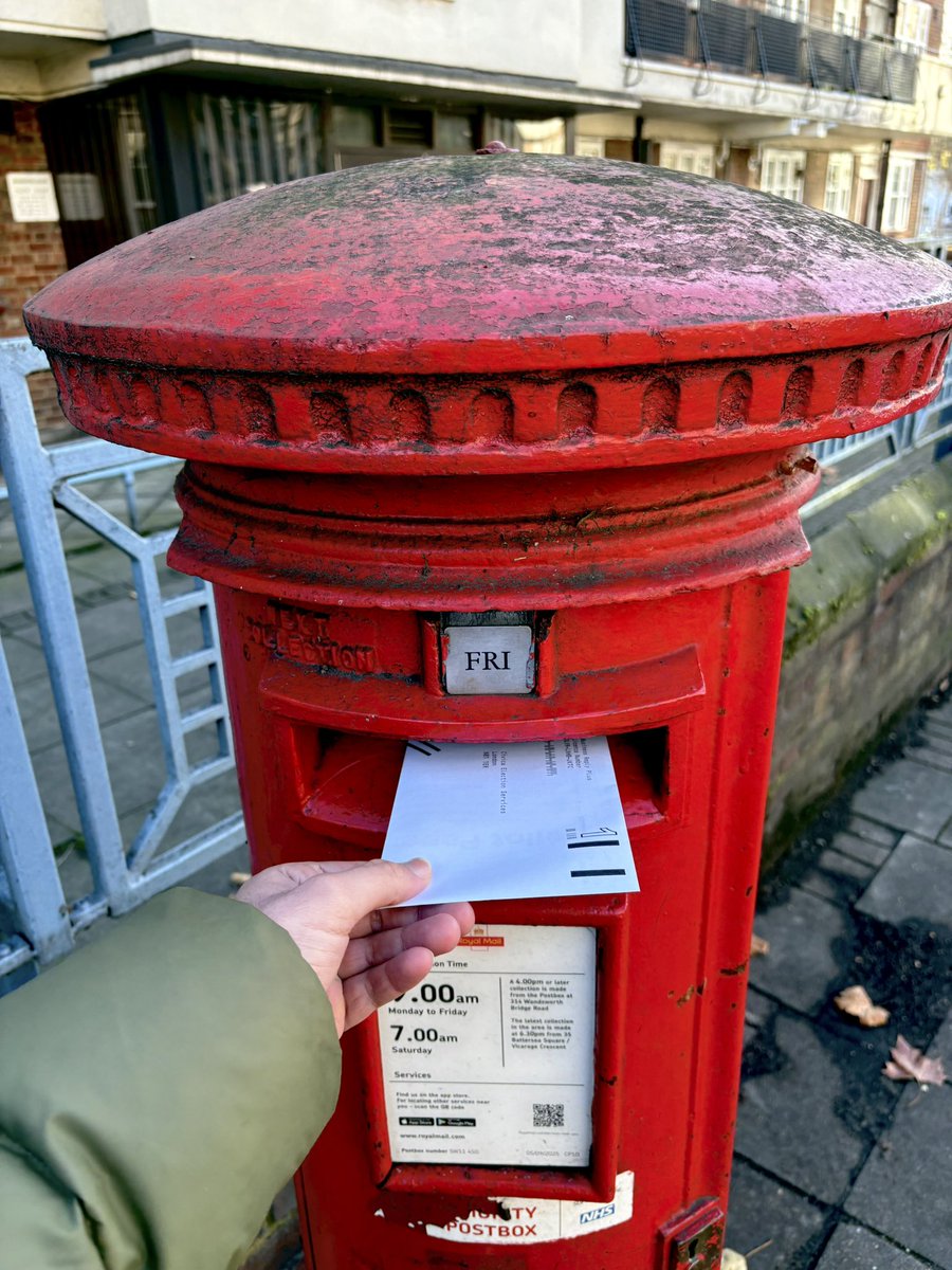 ManetasNikolaos's tweet photo. This isn’t a letter to Santa 🎅

It’s me returning my re-ballot.

Find out how I voted👇🏻 https://t.co/fPKzx82zP6
