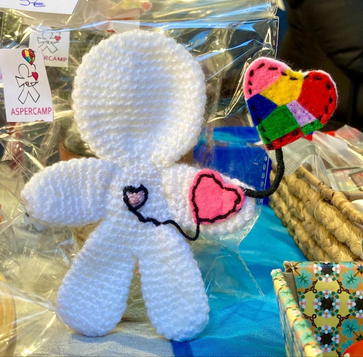 aspercamp's tweet photo. 💜✨ Aspercamp a la Fira d’Artesania de Tarragona! ✨💜
📅 20 de desembre | ⏰ 10–20 h
📍 Rambla Nova
Estand informatiu i solidari amb:
🎨 Pintacares (10–11.30 h)
📘 Recursos sobre TEA
🗓️ Calendaris 2026
🎟️ Loteria
🎅 Pare Noel (17–20 h)
#Asperger #TEA #FASCAT #CONFAE https://t.co/SnUNsC0tZM
