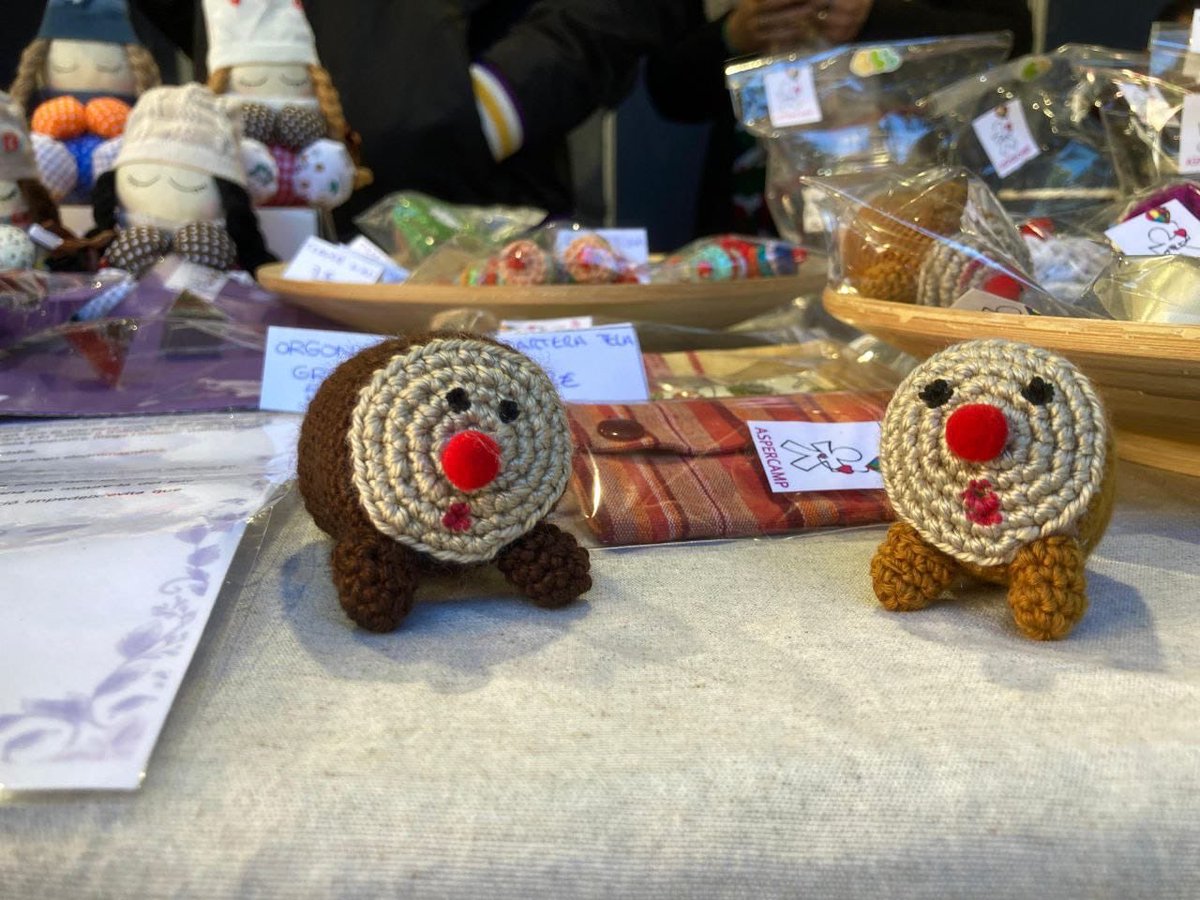 aspercamp's tweet photo. 💜✨ Aspercamp a la Fira d’Artesania de Tarragona! ✨💜
📅 20 de desembre | ⏰ 10–20 h
📍 Rambla Nova
Estand informatiu i solidari amb:
🎨 Pintacares (10–11.30 h)
📘 Recursos sobre TEA
🗓️ Calendaris 2026
🎟️ Loteria
🎅 Pare Noel (17–20 h)
#Asperger #TEA #FASCAT #CONFAE https://t.co/SnUNsC0tZM