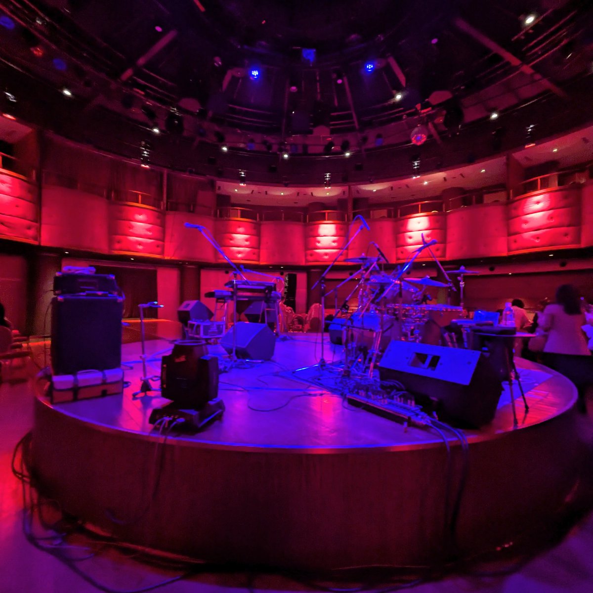 Neighbors Complain “A life like ice cream” Revival 2025 魔法に