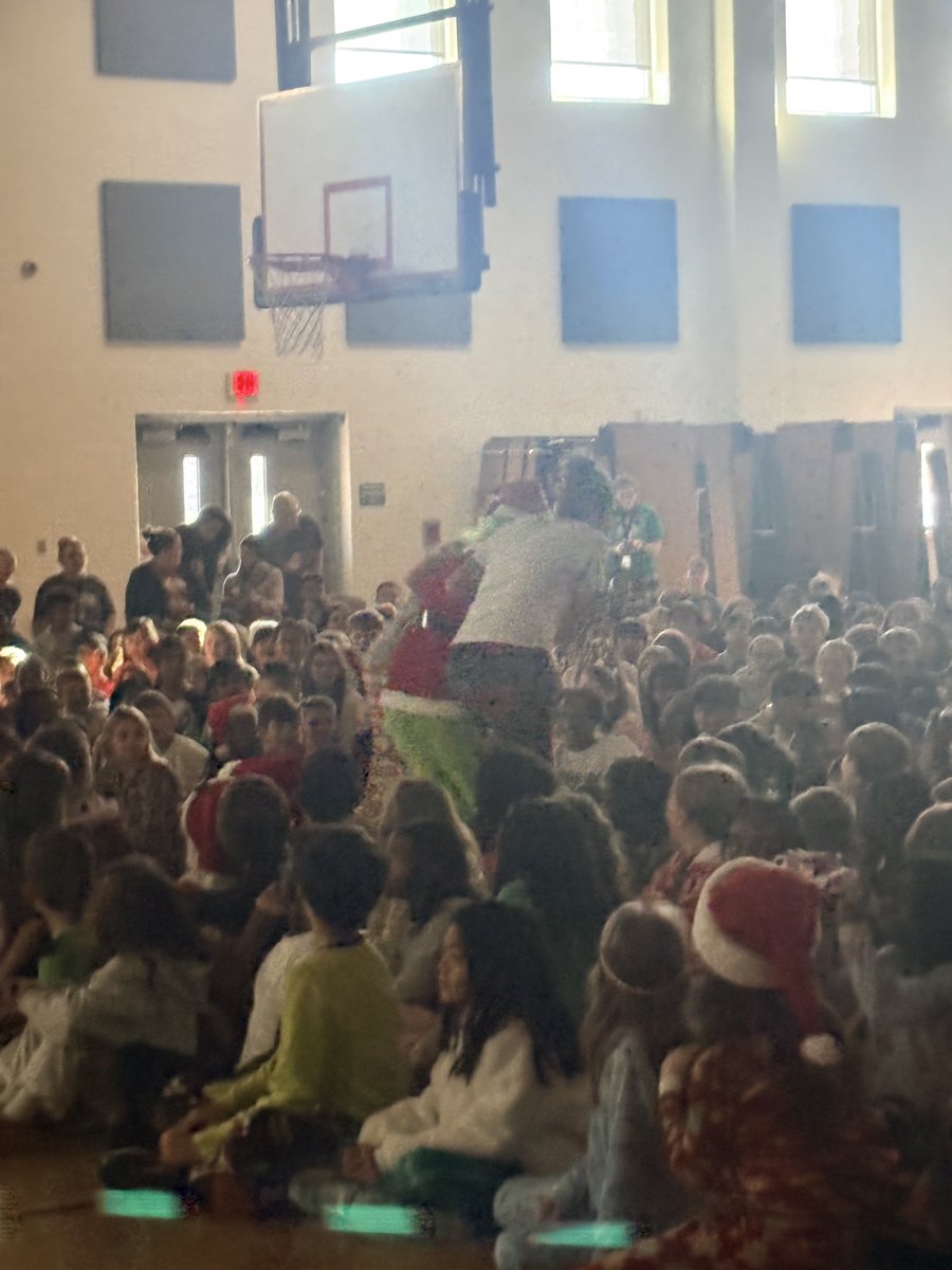 It’s our favorite time of the year - Bryant Winter Sing-a-Long! Wishing everyone a wonderful Christmas and happy new year! <a href="/BryantElem/">Bryant Elementary</a> #bengalpride
