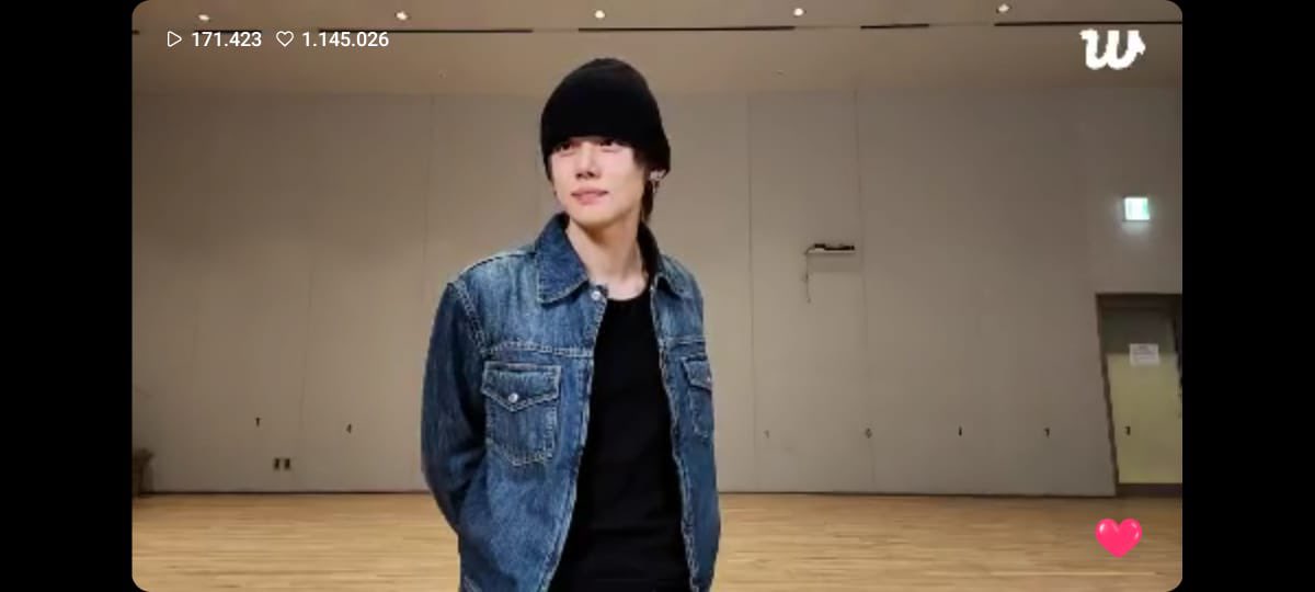 TXT weverse 日本語訳】コメント 🧸ボムギュ 251219 21:05 👤︰何見て