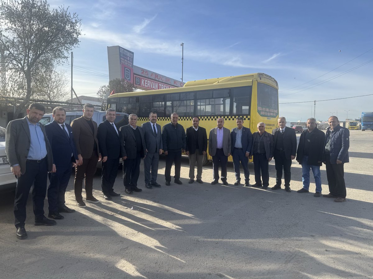 25 Aralık Sanayi Sitesi’nde esnaf ziyaretinde bulunduk. İl Başkan Yardımcımız Sayın Mehmet İhsan Dağdelen ve başkan yardımcılarımızla birlikte esnafımızı ziyaret ederek sorun ve beklentilerini dinledik. Çözüm odaklı anlayışımızla her zaman esnafımızın yanında olmaya devam