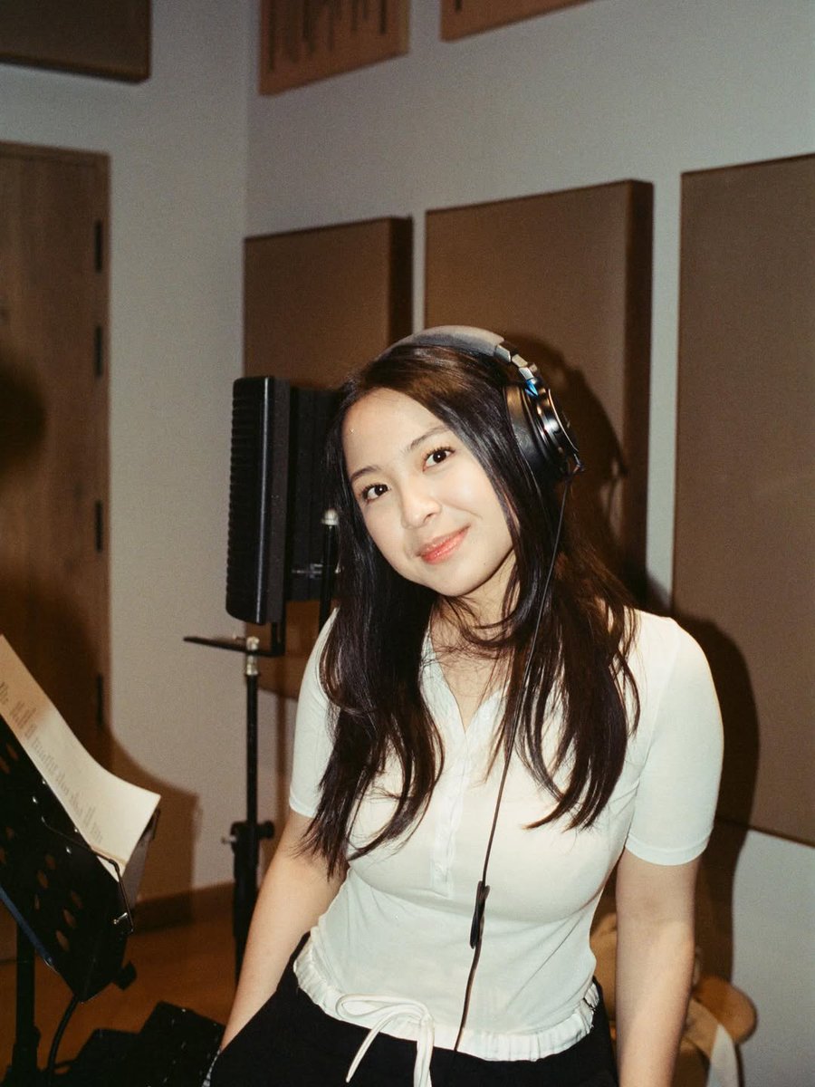 iPopBase's tweet image. Bernadya is recording new music.