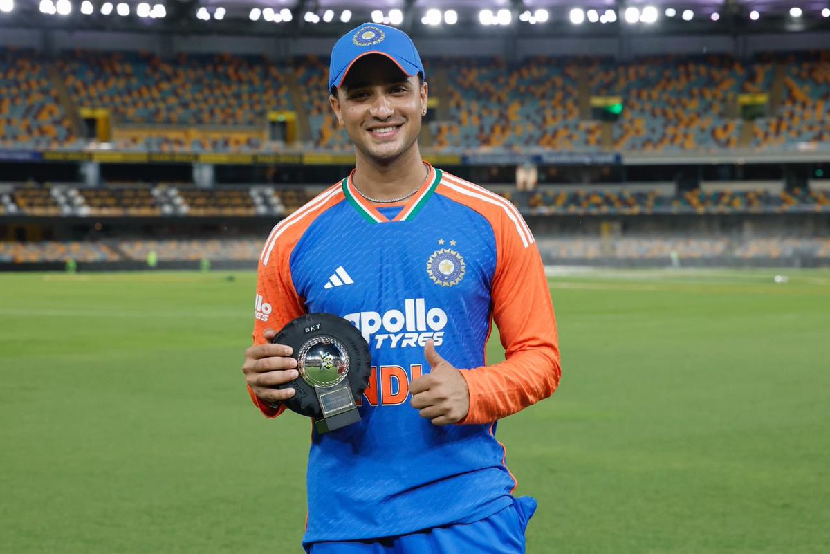 srhorangearmy's tweet photo. Abhishek Sharma this year in T20 cricket-

Inns -40 
Runs 1,602 🔥
Avg- 41.07 
SR-202.01 🔥🔥🔥
6s- 108 🥵
3 Centuries &amp; 9 Fifties https://t.co/S3t0lGL84M