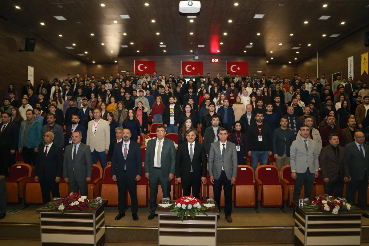 ali_ilbas's tweet photo. Siirt Üniversitesi ev sahipliğinde düzenlenen 3. Ulusal Siirt Keçisi Çalıştayı, ilimizin değerli genetik mirası Siirt keçisinin geleceği için önemli çıktılar üreten verimli bir etkinlikti
Akademik bilgiyle saha tecrübesinin buluştuğu bu çalıştayda yer almak benim için ayrıcalıktı https://t.co/ePGjvdvJOD